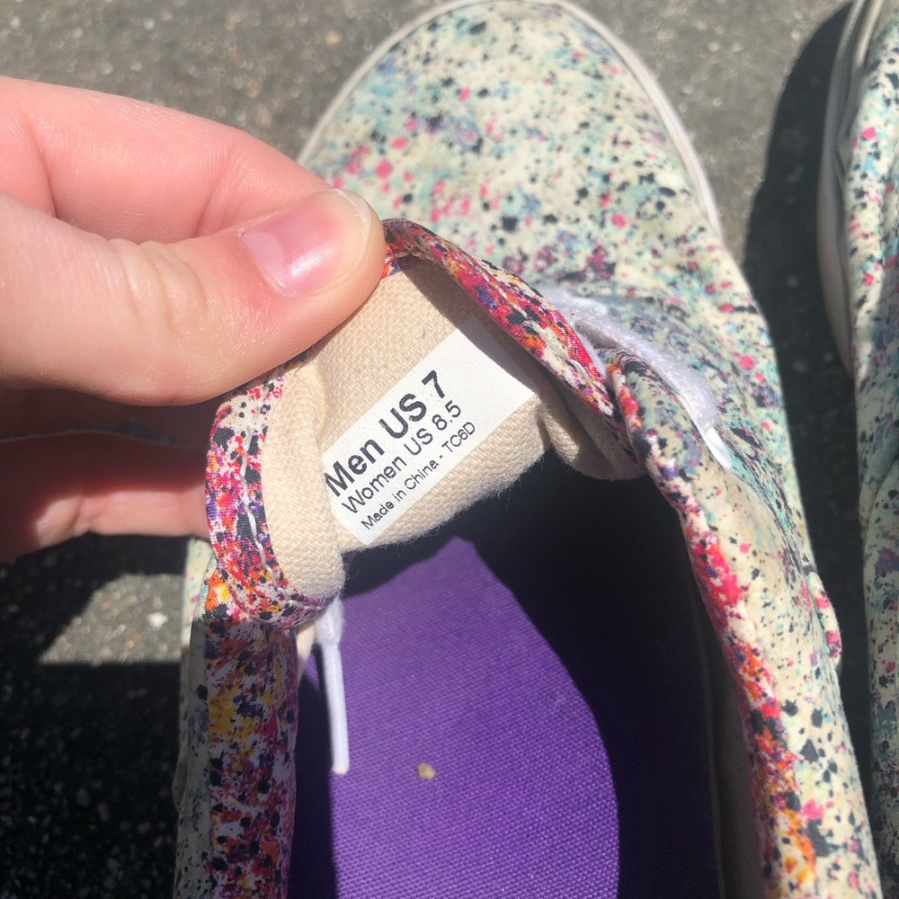 Vans - Picture 3 of 3